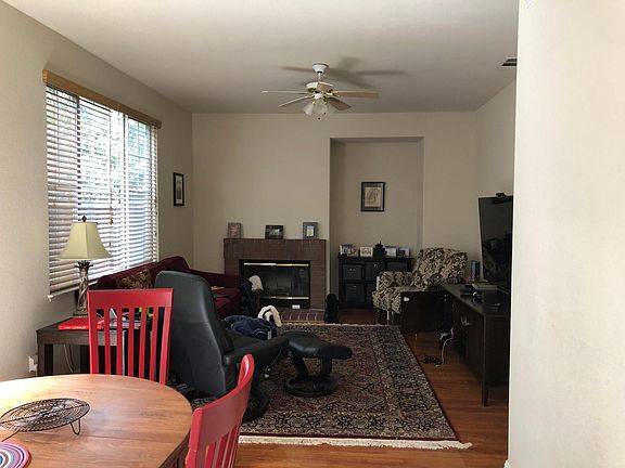 5th image of 512 Breakwater Dr