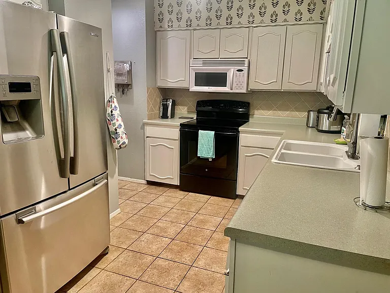 806 Monticello Ct — Photo 9