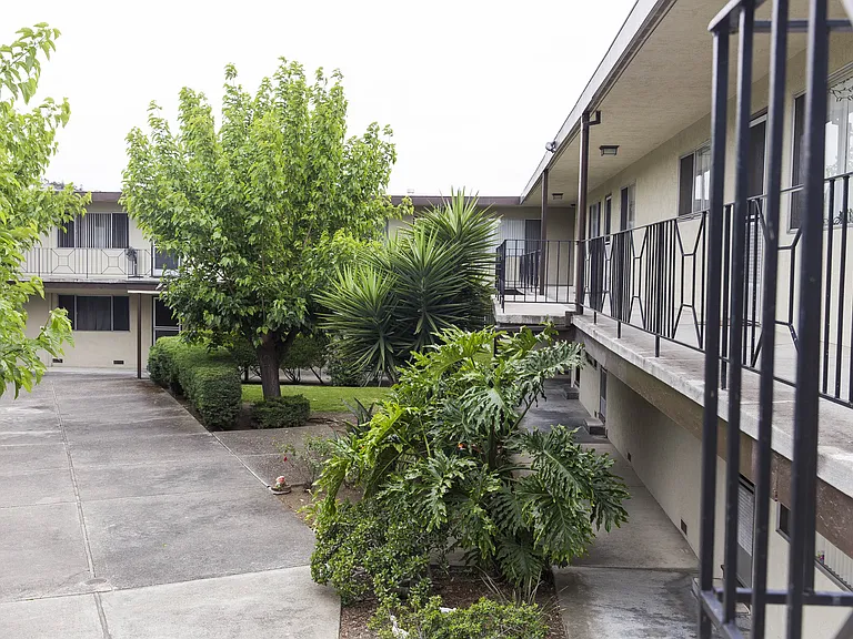 Midway Manor Apts. — Photo 29