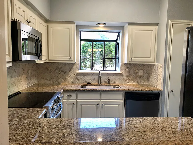 5859 Frankford Rd — Photo 24