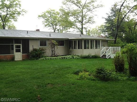 4th image of 8669 Aitken St