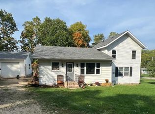 705 7th St, Albany, WI 53502