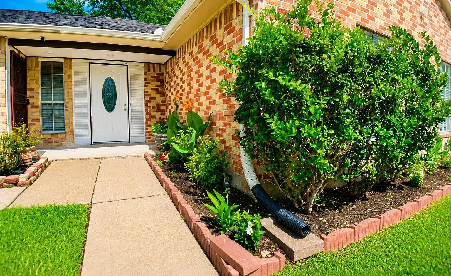 3 bed, 3.0 bath, 1411 sqft, $1,750 — Photo 3