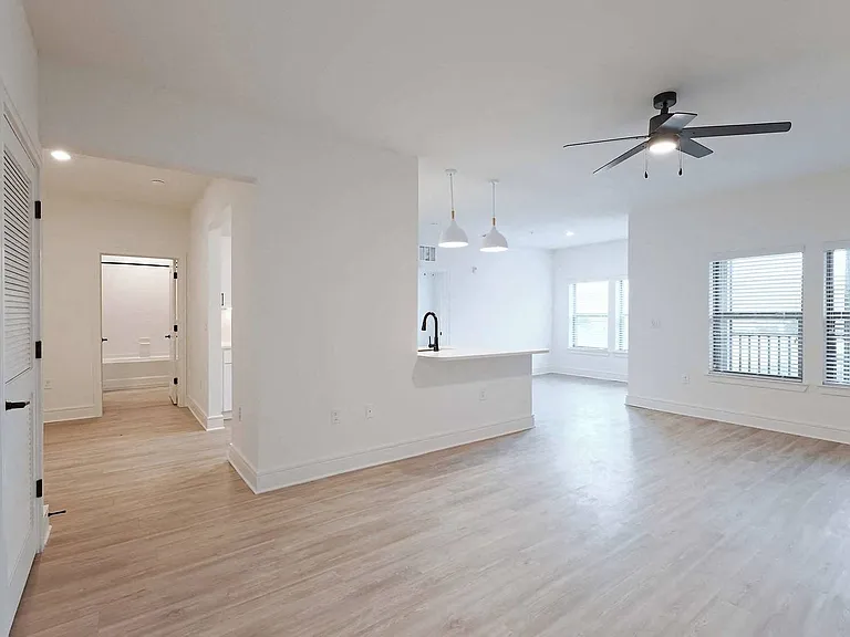 Tropia Luxury Apartments — Photo 78