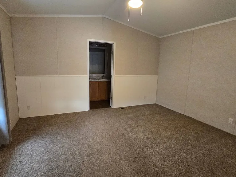 222 Gateway Blvd #37 — Photo 4