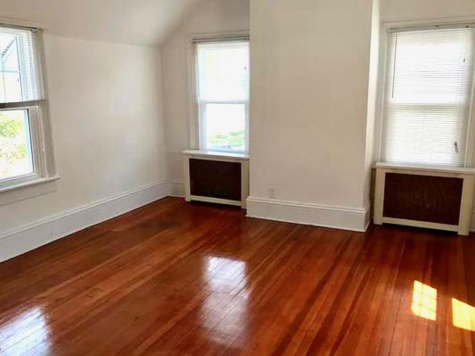 2nd image of 61 Anstice St #B