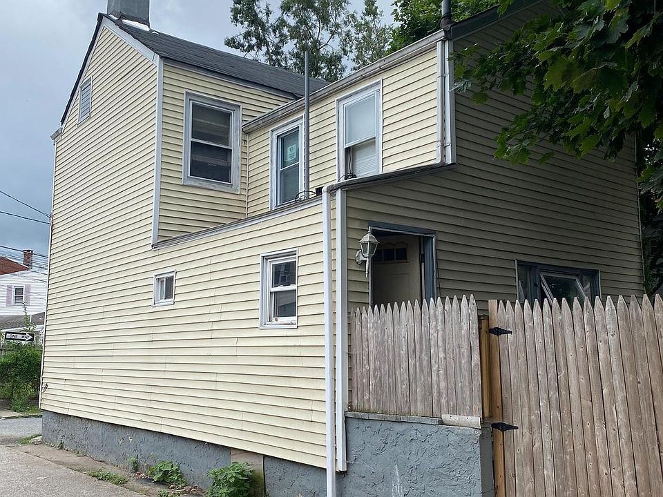 2nd image of 22 Watson St