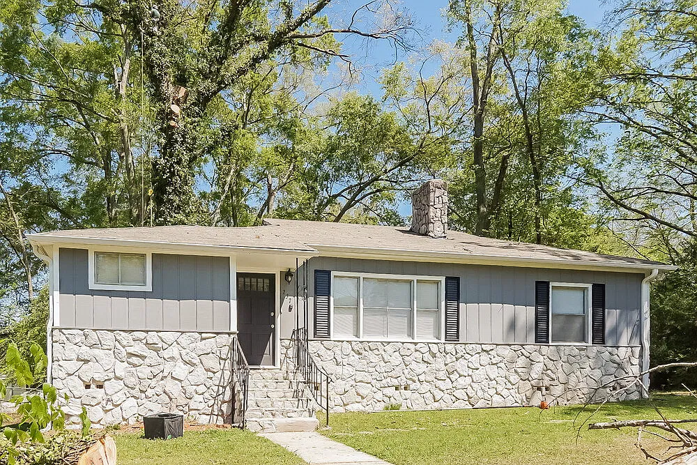 3 bed, 1.0 bath, 1118 sqft, $1,110 — Photo 3