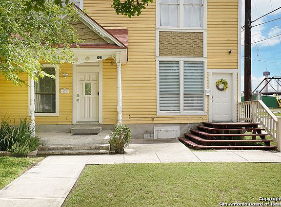 2nd image of 302 Lamar St