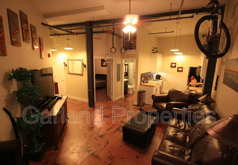 425 Campbell Ave SW #107 — Photo 3