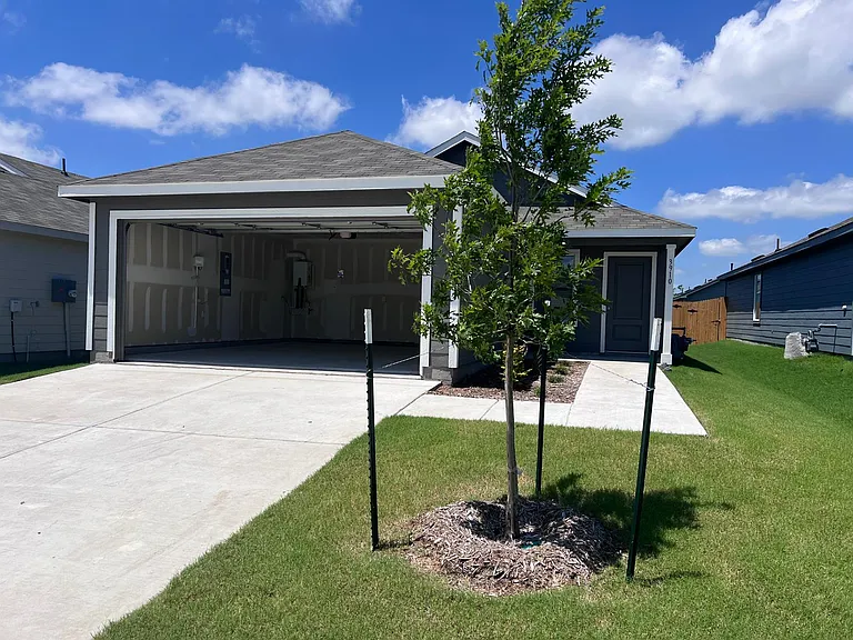 3910 Ontario Way — Photo 1
