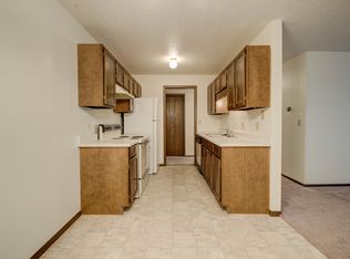 1524-1638 12th St NW #1620, Minot, ND 58703