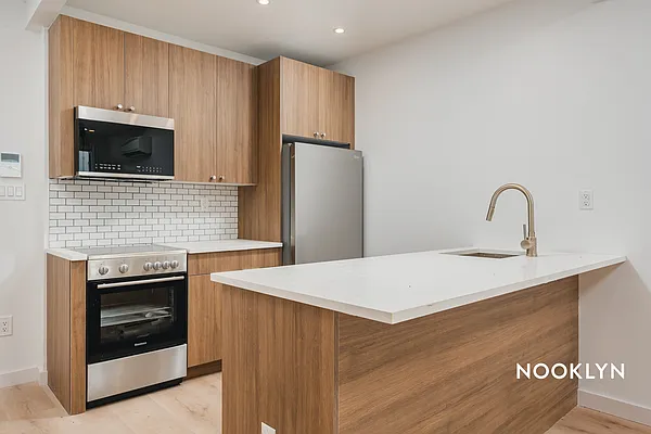 Rented by Nooklyn NYC LLC | media 174