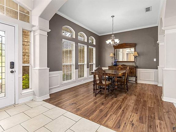 5th image of 315 Rosebrook Cir