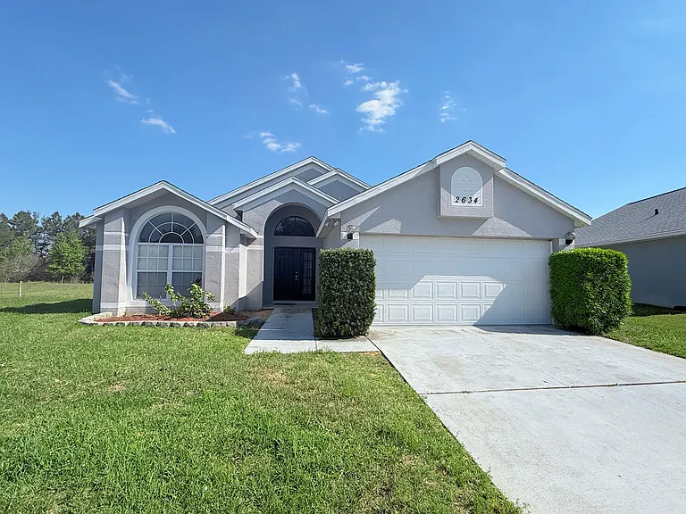 2634 Meadow Oaks Loop — Photo 1