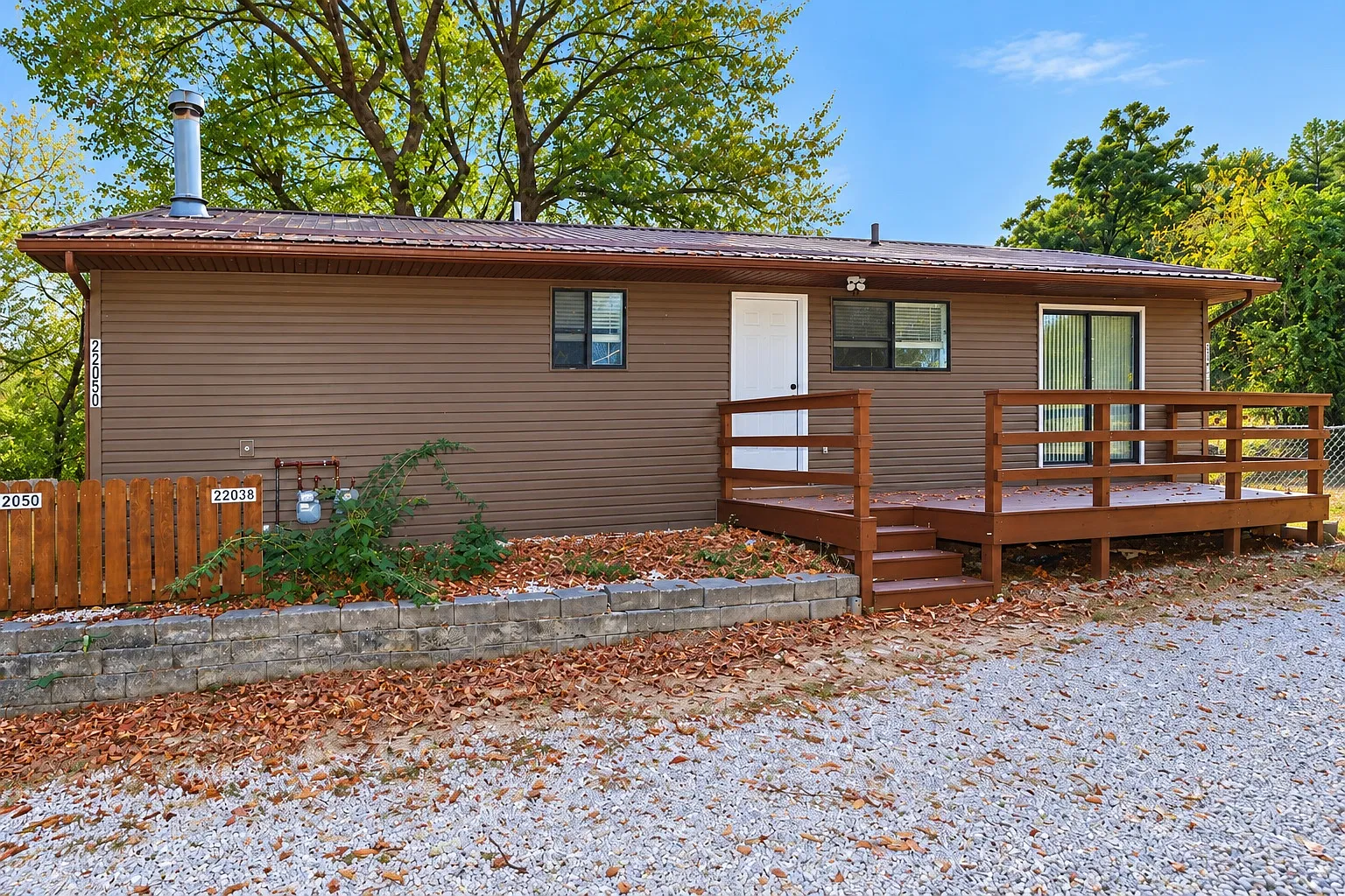3 bed, $1,050 — Photo 2