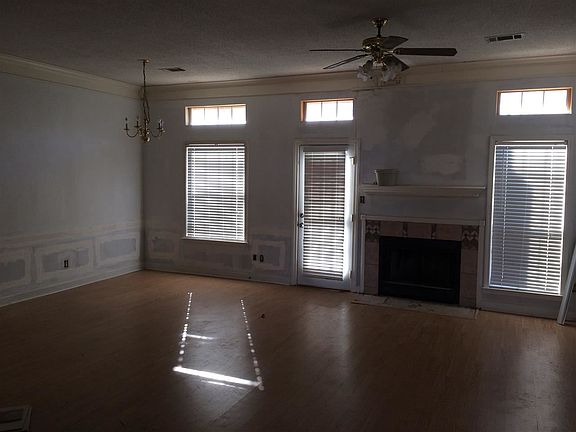 2nd image of 6615 Nelson Way Dr