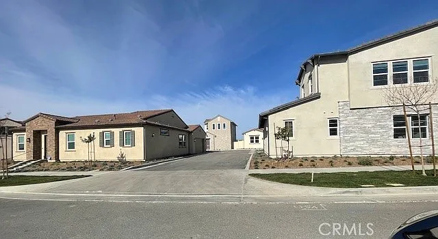 2 bed, 4.0 bath, 2269 sqft, $5,500 — Photo 4