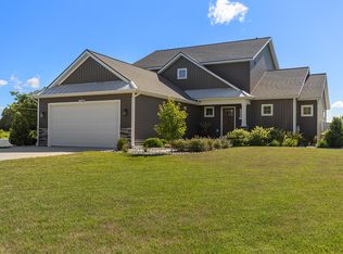 7580 Northport Dr NE, Rockford, MI 49341