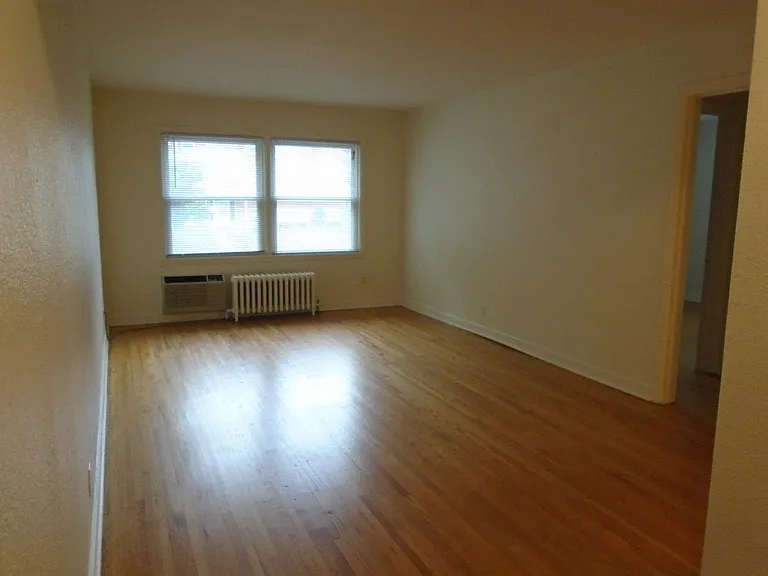Village Apts (1921) — Photo 2