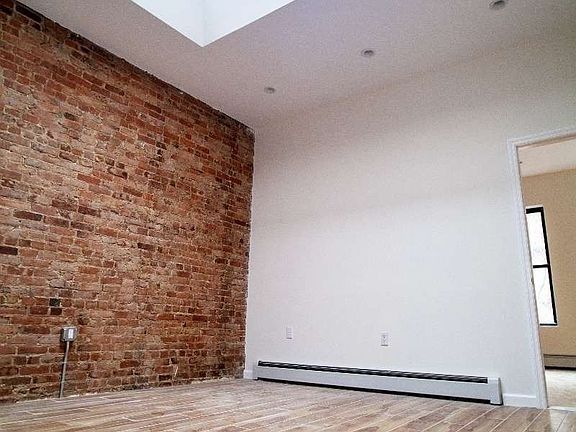 5th image of 450 E 140th St