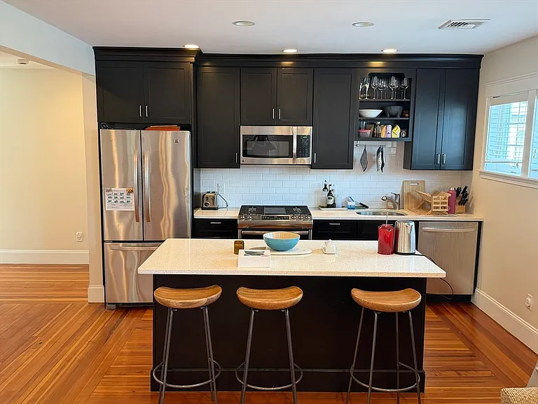 32-34 Chestnut St #32 — Photo 2