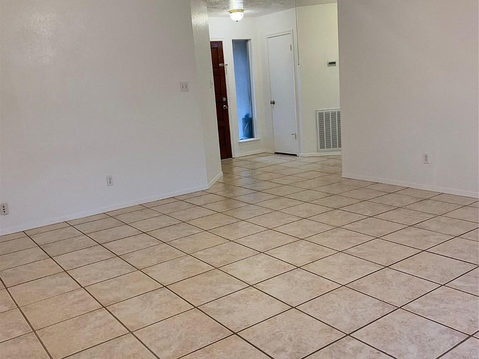 1st image of 10901 Dogwood Dr