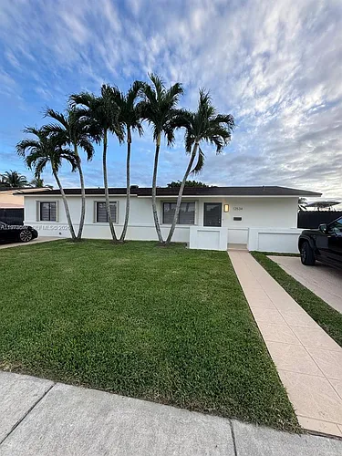 12534 SW 27th St Photo 1
