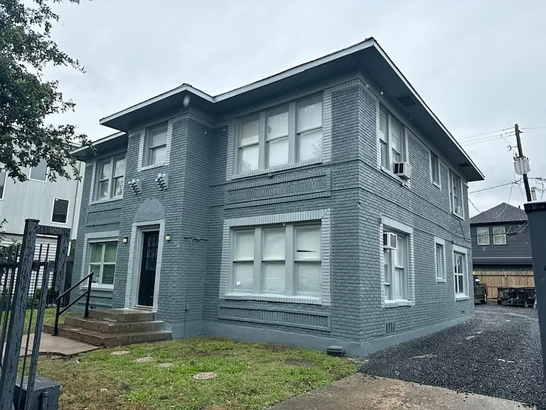 316 W Gray St #A — Photo 10