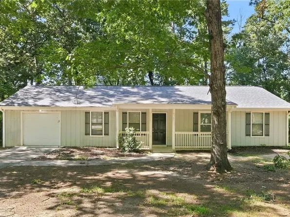 413 Bob Wood Dr, Loganville, GA 30052