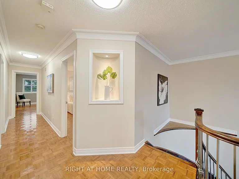 1030 Lonsdale Ln — Photo 12