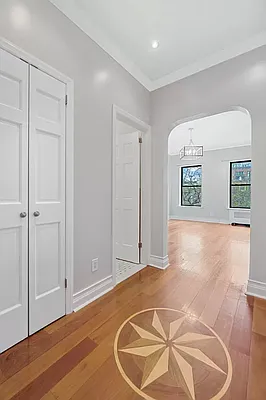 Rented by REAL New York | media 35