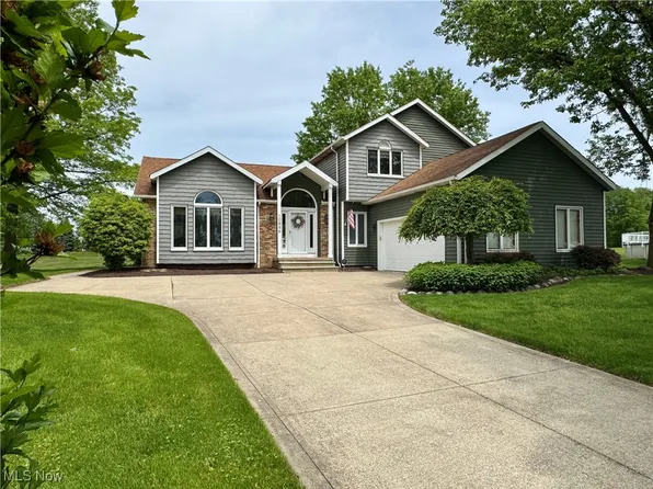 10996 Crabapple Ct, Strongsville, OH 44136