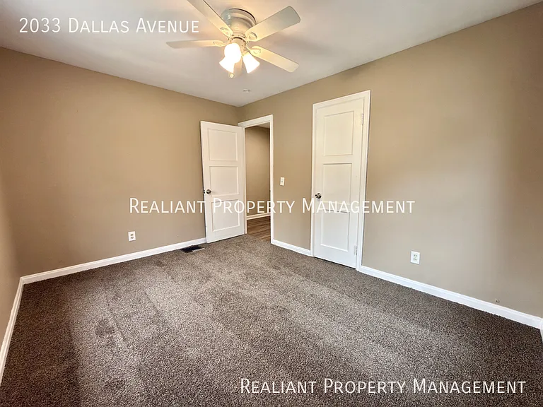 2033 Dallas Ave — Photo 10