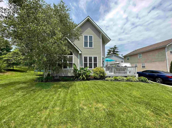 2215 Sanders Rd, Ashland, KY 41101