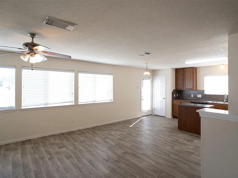 21843 Grassy Hill Ln — Photo 10