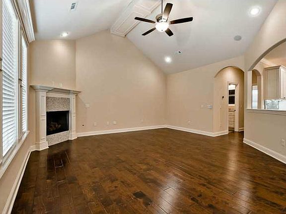 4th image of 4617 Willowridge Way
