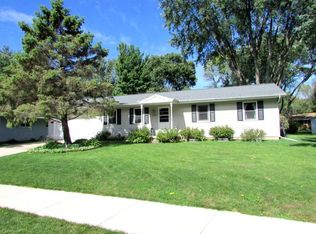 908 Sunfield St, Sun Prairie, WI 53590