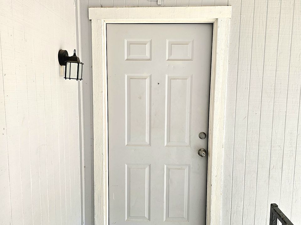 1st image of 104 N Heights Dr APT 4