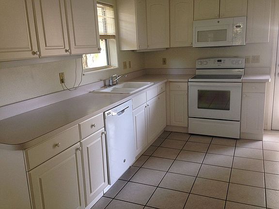 kitchen 9'x10'