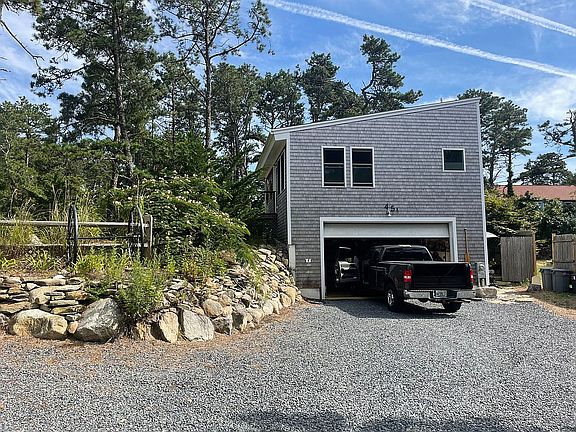 5th image of 45 Indian Neck Rd