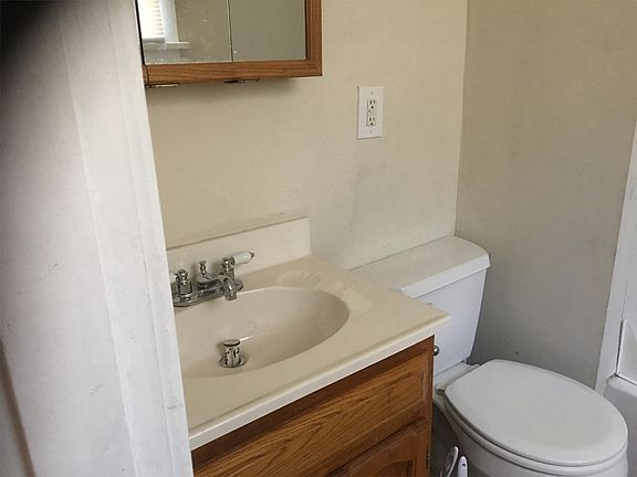 5th image of 10011 McCartney Ln