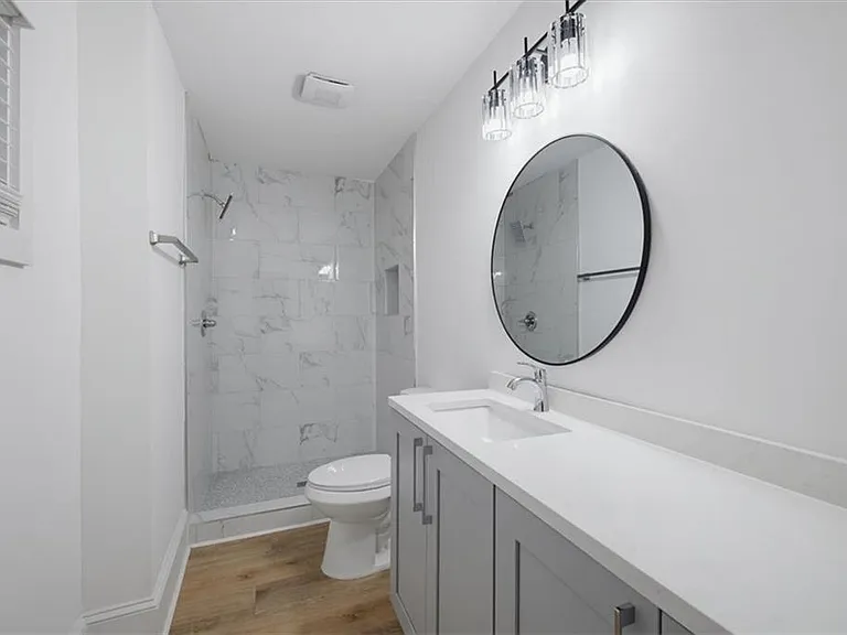 498 Connally St SE — Photo 17