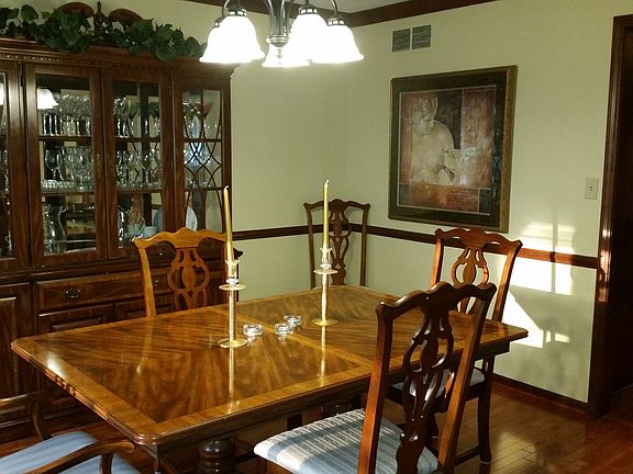 Formal dining room