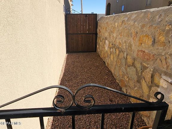3rd image of 14418 Loma Esmeralda Dr