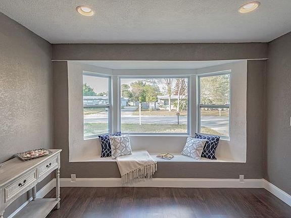 2nd image of 1631 Turner St