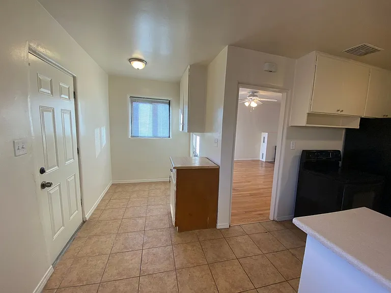 1200 Stanford Dr NE — Photo 15