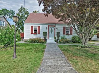 25 Maple St, Warren, RI 02885