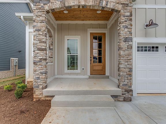 4th image of 32 Lake Life Ct