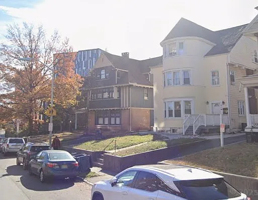 61 Washington St #2 — Photo 1